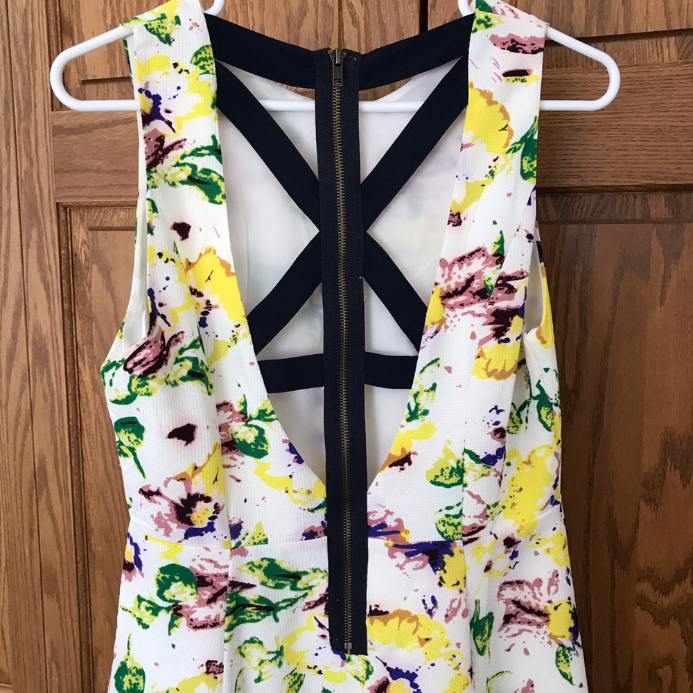 Flattering floral dress for summer!